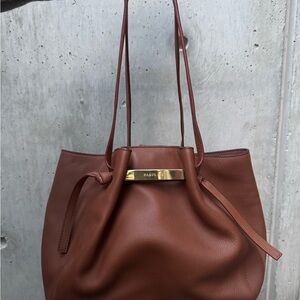Paris64 Elegant Brown Leather Tote